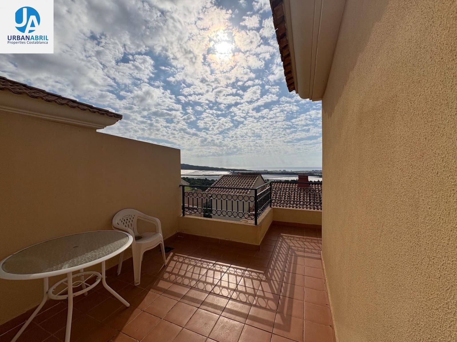 3 chambre Villa/Maison Mitoyenne à vendre à Muchamiel / Mutxamel avec piscine garage - 305 000 € (Ref: 9844083)