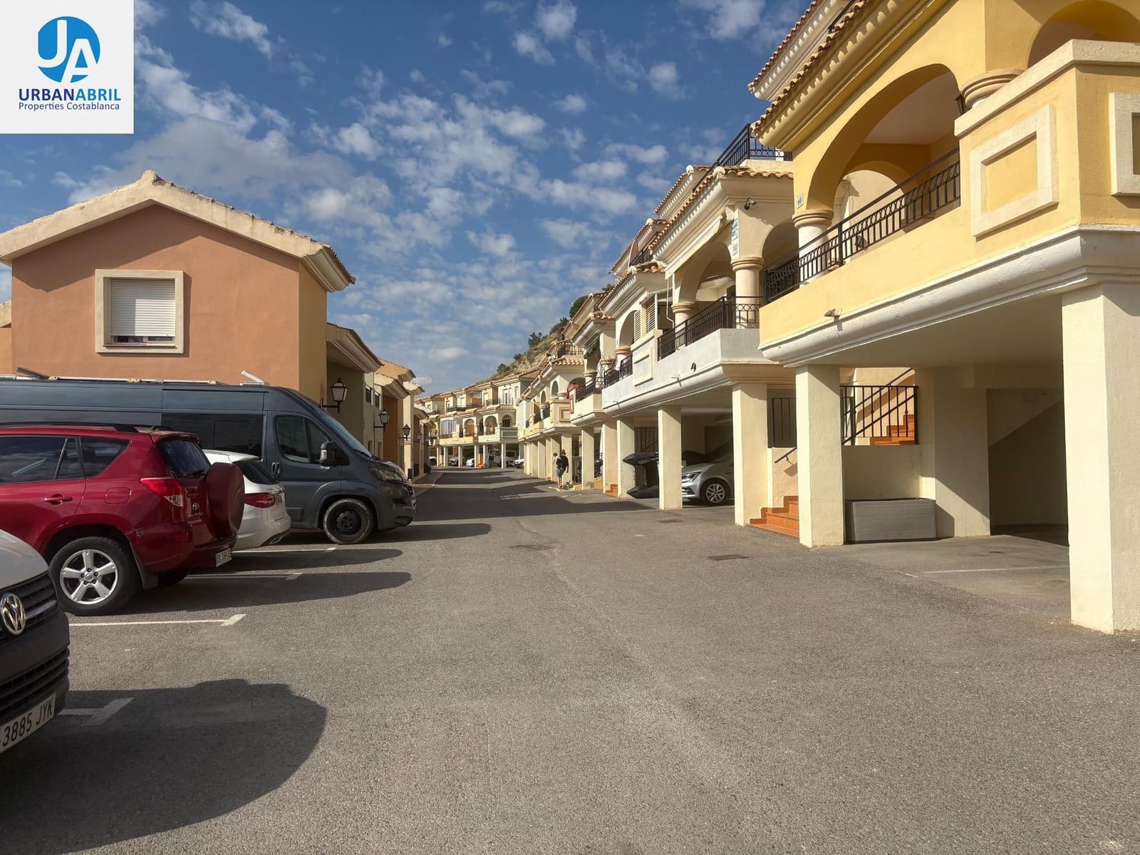 3 chambre Villa/Maison Mitoyenne à vendre à Muchamiel / Mutxamel avec piscine garage - 305 000 € (Ref: 9844083)