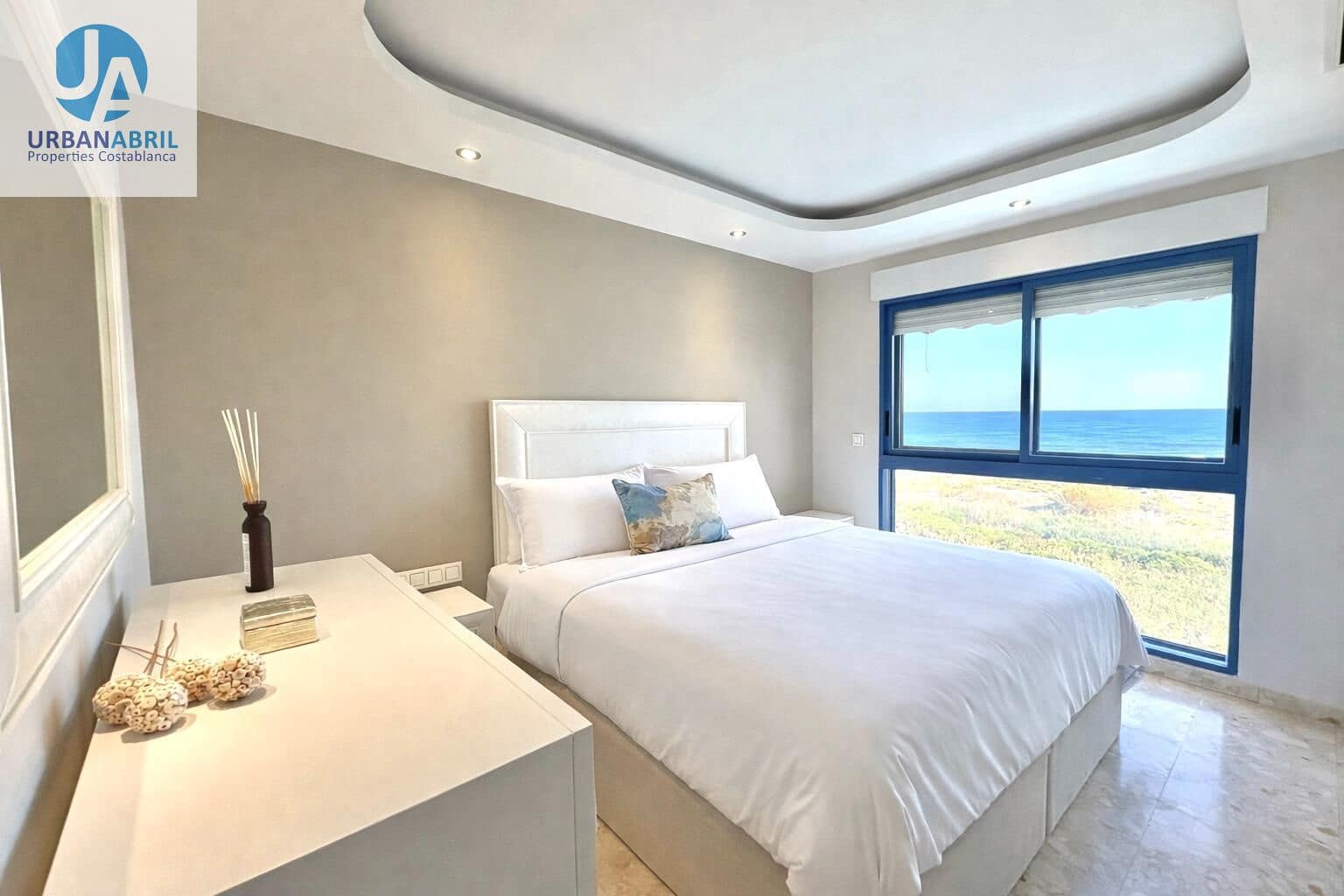 3 bedroom Flat for rent in El Campello with pool garage - € 2,000 (Ref: 9844085)