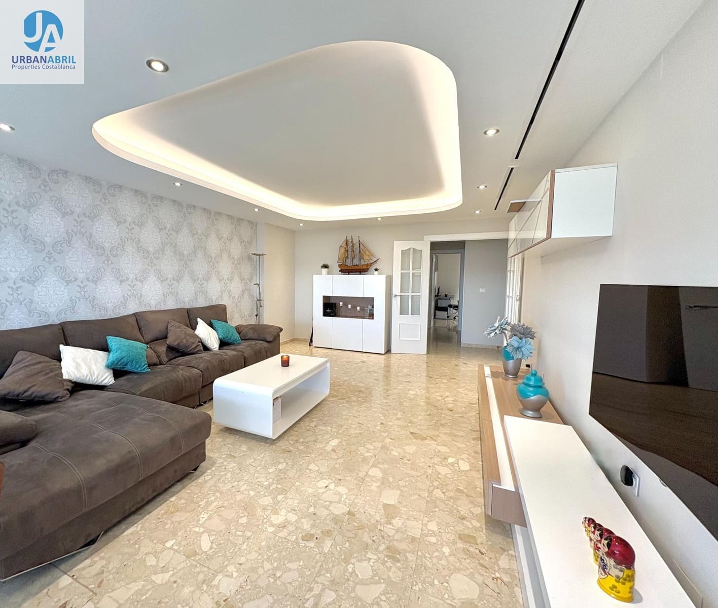 3 bedroom Flat for rent in El Campello with pool garage - € 2,000 (Ref: 9844085)