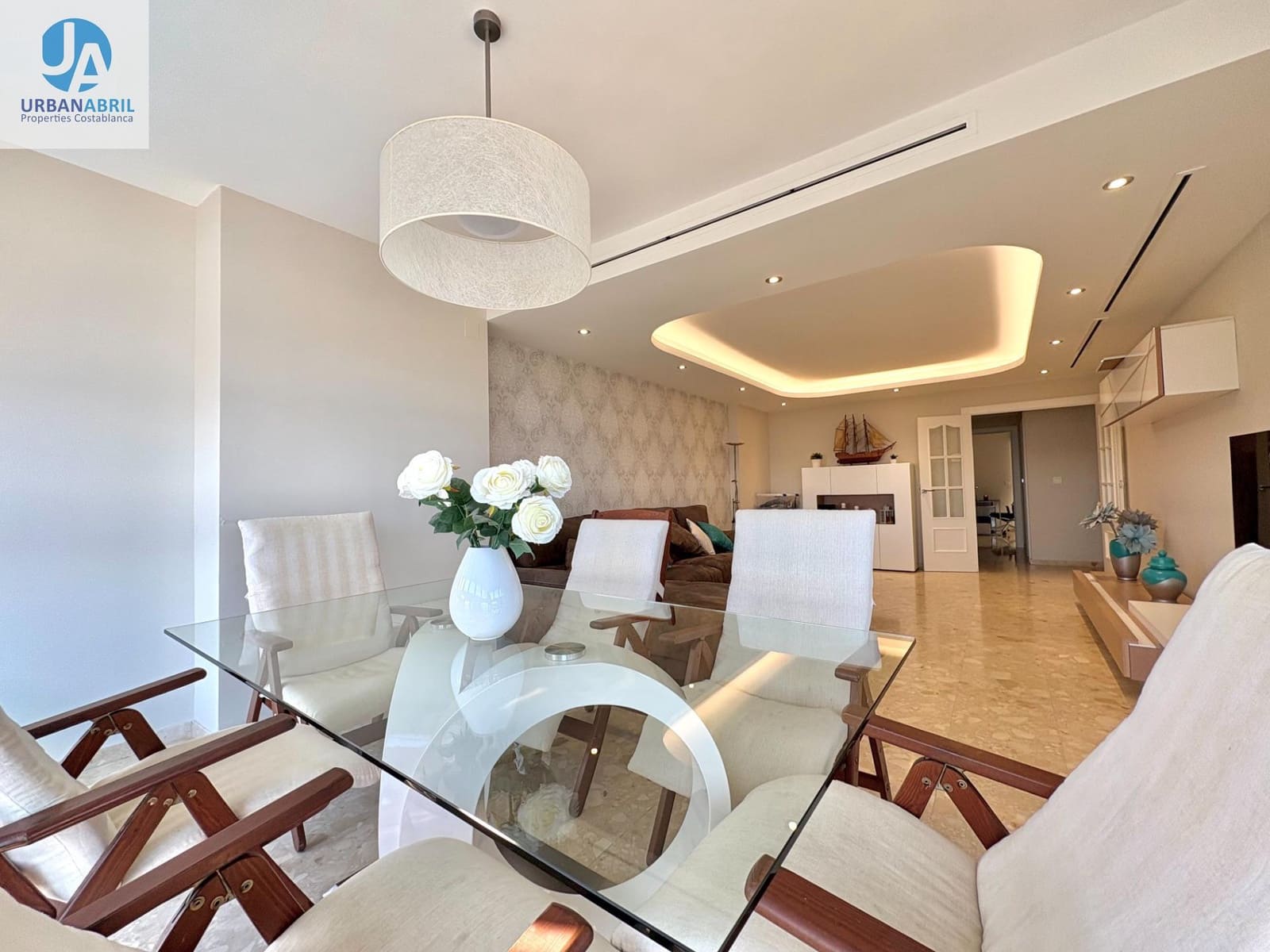 3 bedroom Flat for rent in El Campello with pool garage - € 2,000 (Ref: 9844085)