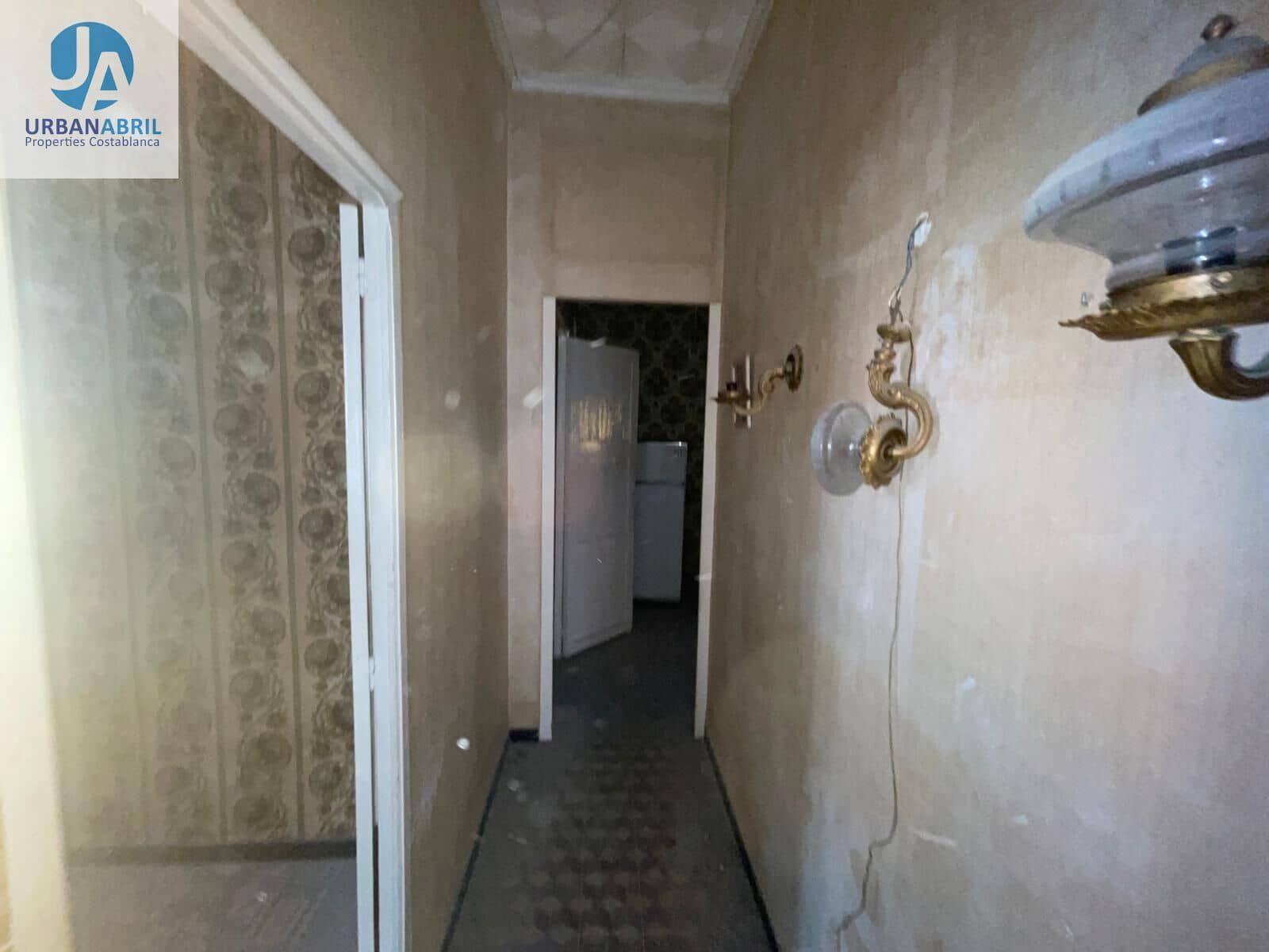 Erhverv til salg i Alicante by - € 1.300.000 (Ref: 9844086)