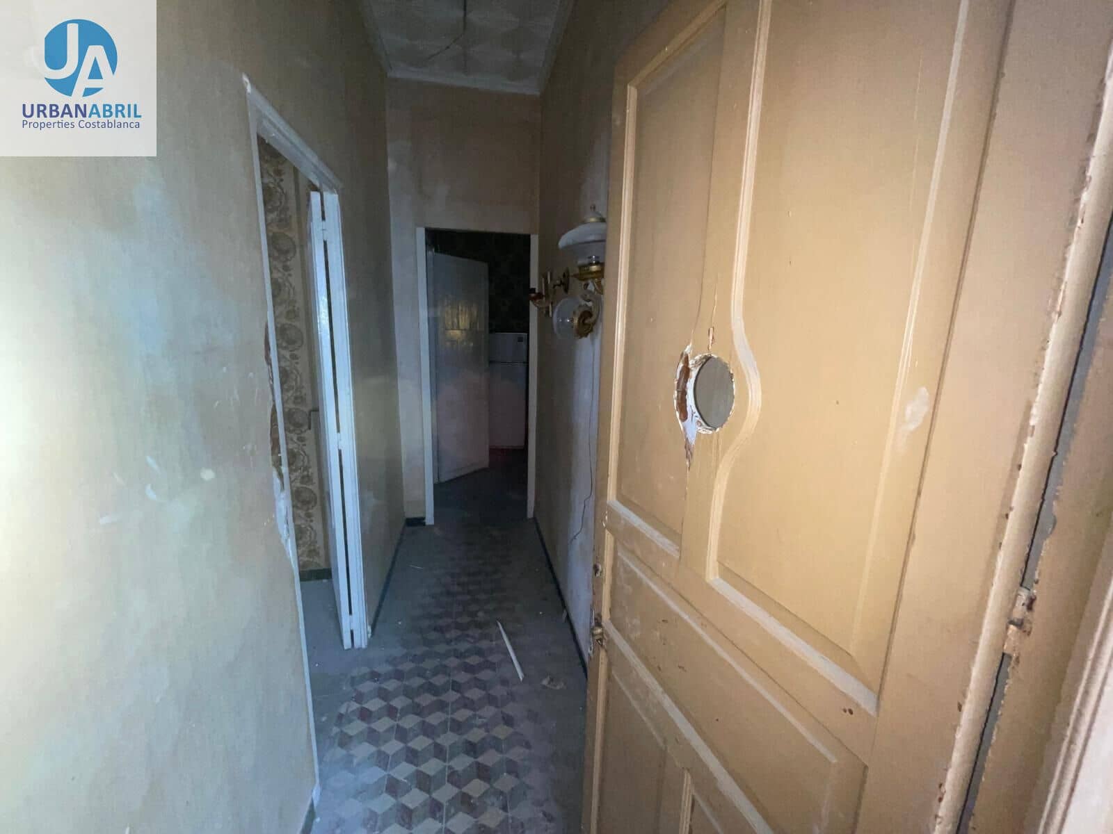 Erhverv til salg i Alicante by - € 1.300.000 (Ref: 9844086)