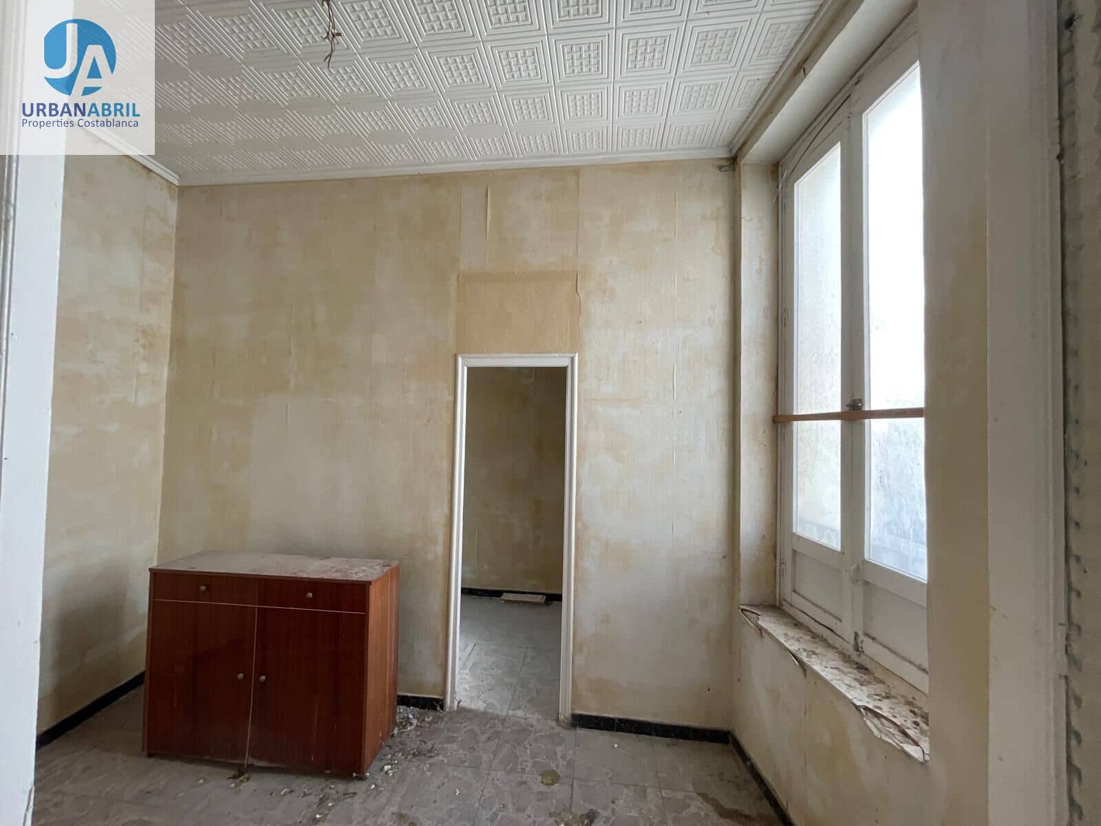 Erhverv til salg i Alicante by - € 1.300.000 (Ref: 9844086)