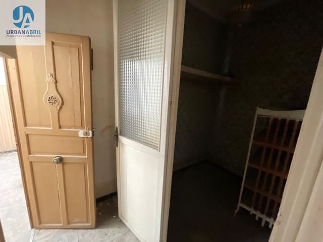Commercieel te koop in Alicante stad - € 1.300.000 (Ref: 9844086)
