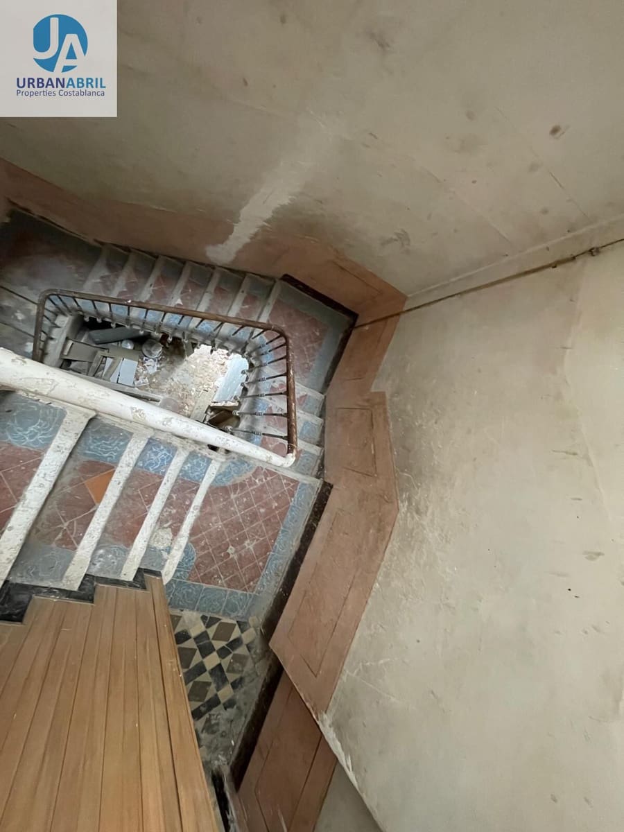 Erhverv til salg i Alicante by - € 1.300.000 (Ref: 9844086)