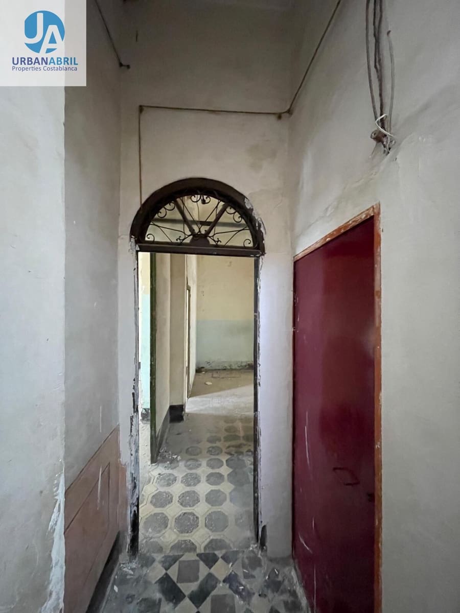 Erhverv til salg i Alicante by - € 1.300.000 (Ref: 9844086)