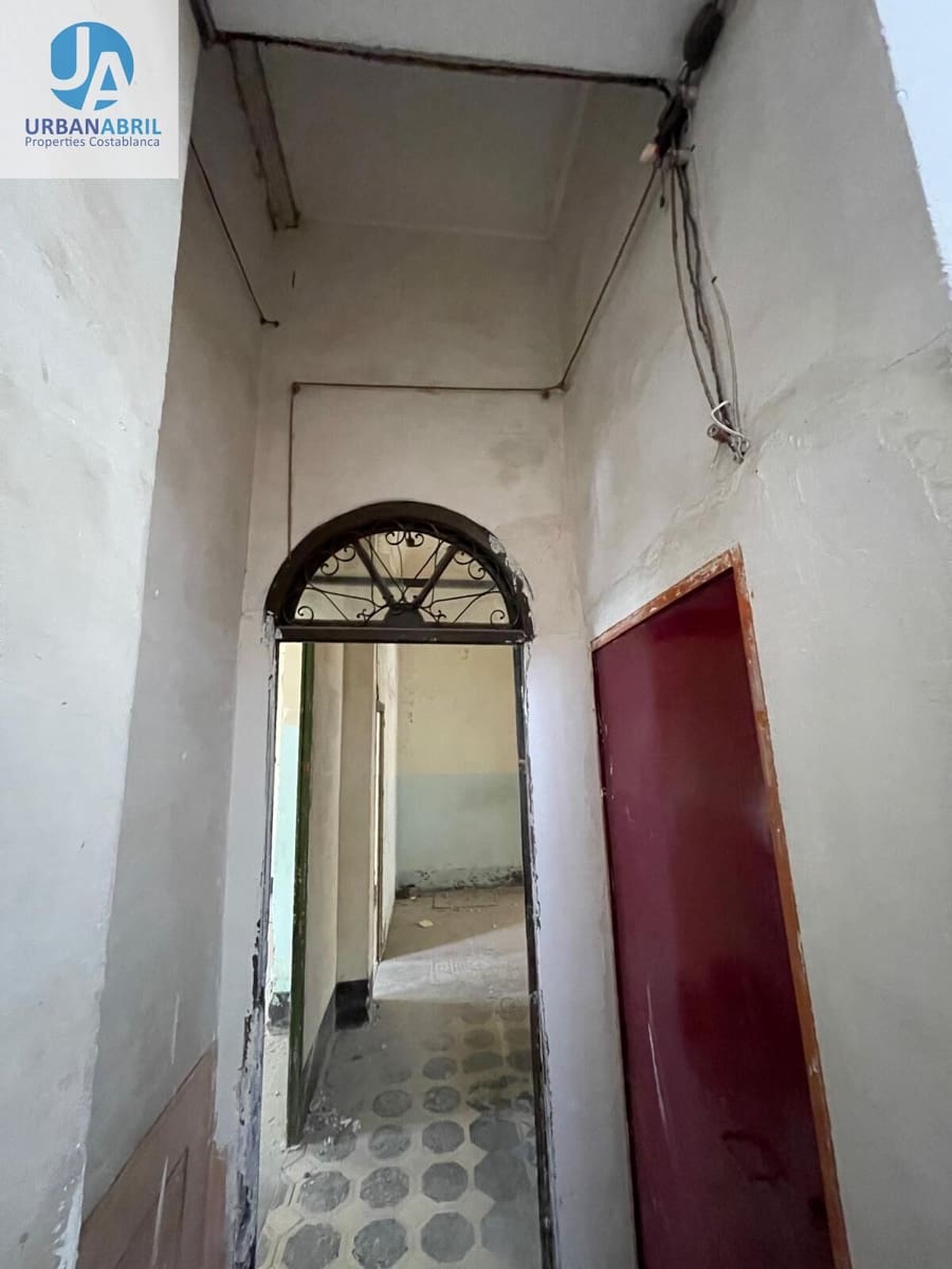 Erhverv til salg i Alicante by - € 1.300.000 (Ref: 9844086)
