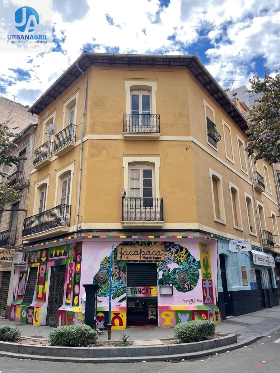 Erhverv til salg i Alicante by - € 1.300.000 (Ref: 9844086)