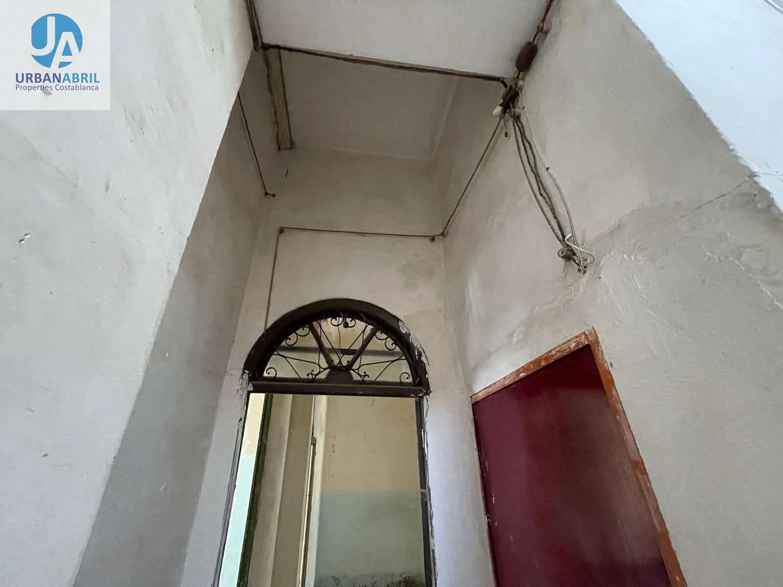 Erhverv til salg i Alicante by - € 1.300.000 (Ref: 9844086)