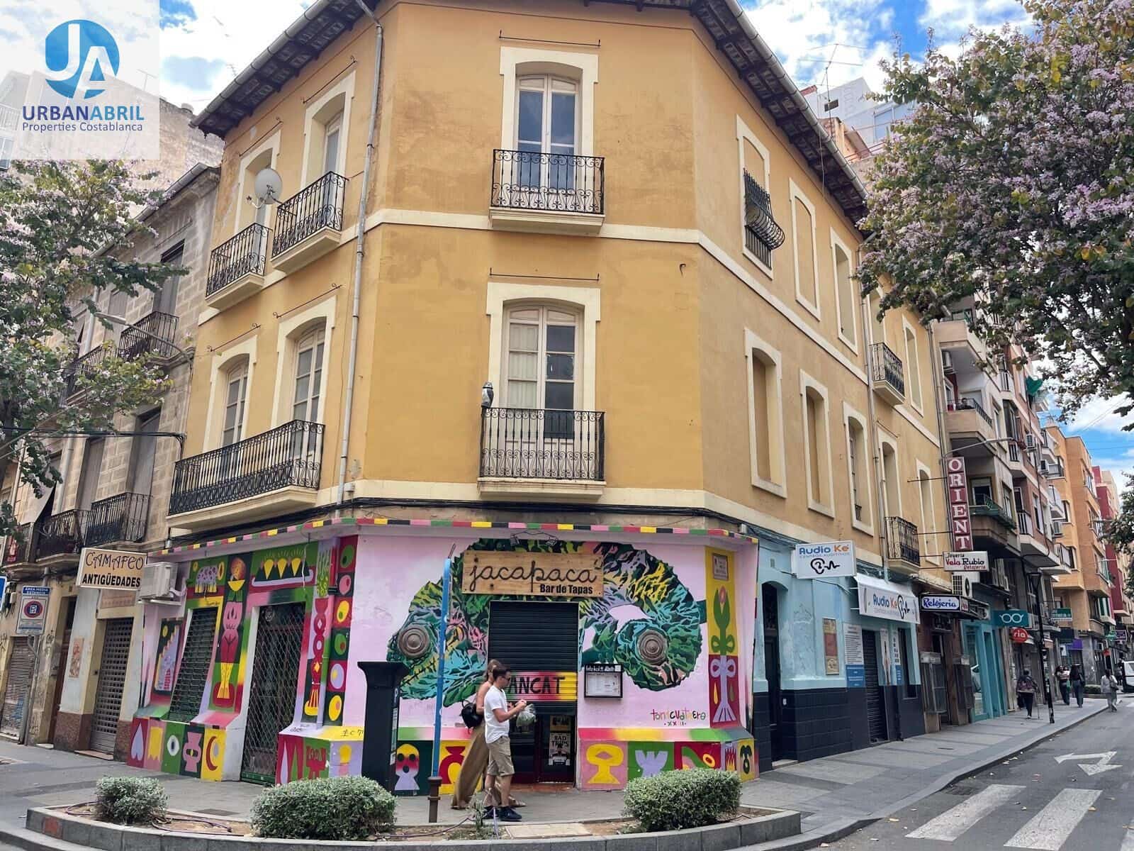 Erhverv til salg i Alicante by - € 1.300.000 (Ref: 9844086)