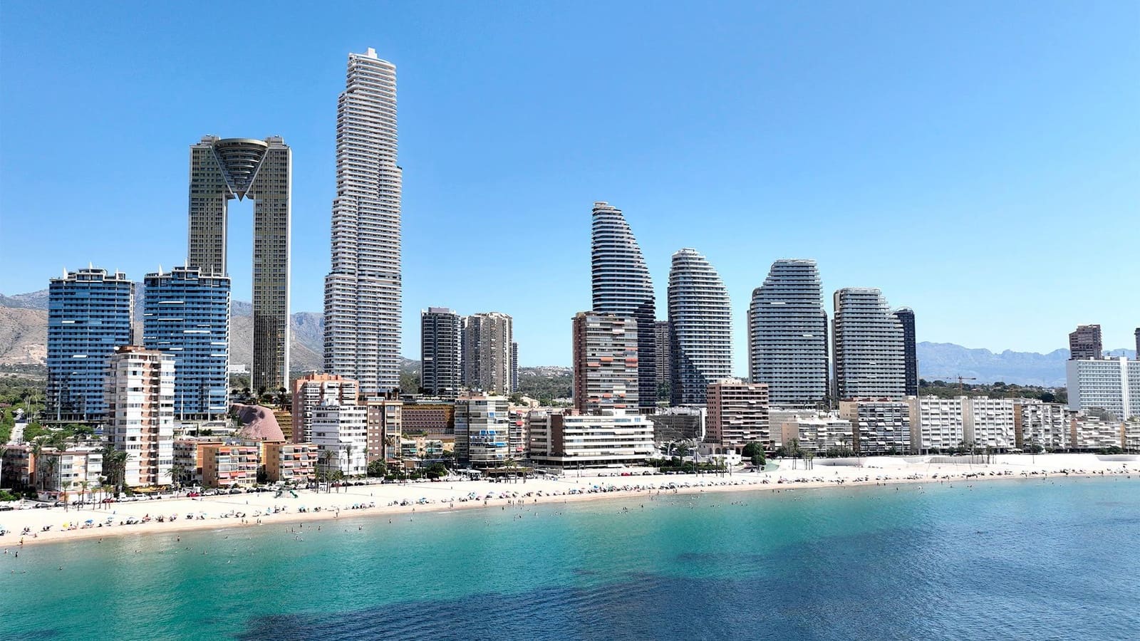 2 bedroom Apartment for sale in Benidorm with pool garage - € 699,000 (Ref: 9844097)