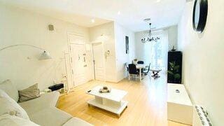 6 bedroom Flat for sale in Alicante / Alacant city - € 390,000 (Ref: 9844115)