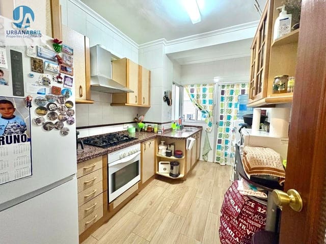 4 soveværelse Lejlighed til salg i Los Ángeles, Alicante by - € 187.000 (Ref: 9844117)