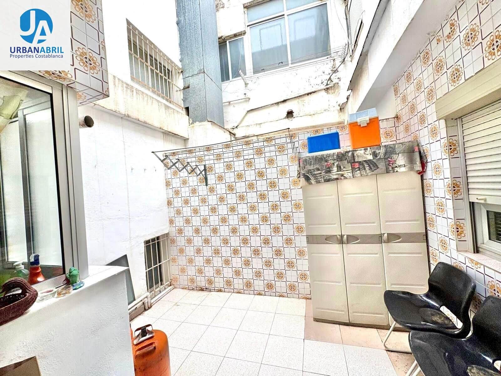 4 soveværelse Lejlighed til salg i Alicante by - € 187.000 (Ref: 9844117)