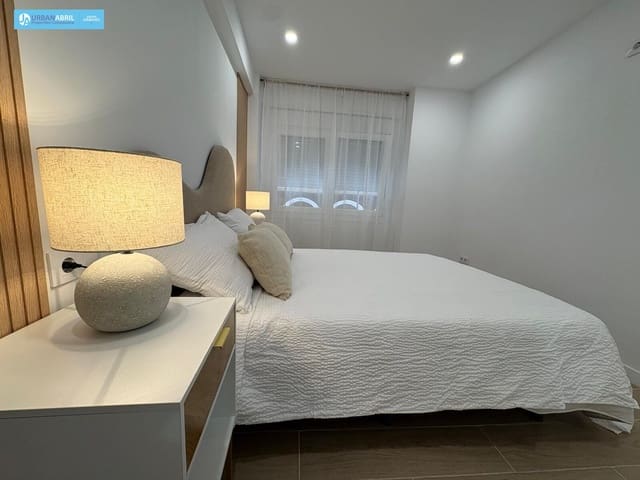 2 soveværelse Lejlighed til salg i Mercado, Alicante by - € 440.000 (Ref: 9844120)