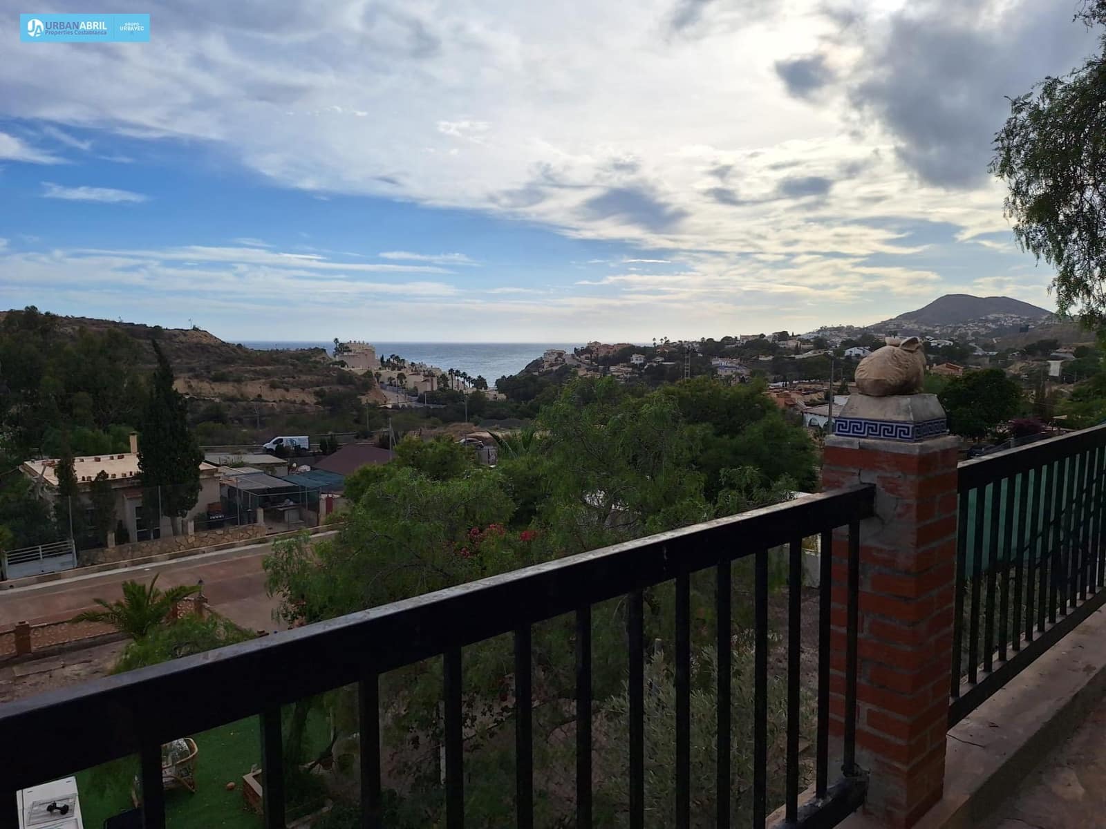 4 chambre Villa/Maison Mitoyenne à vendre à El Campello - 285 000 € (Ref: 9844123)