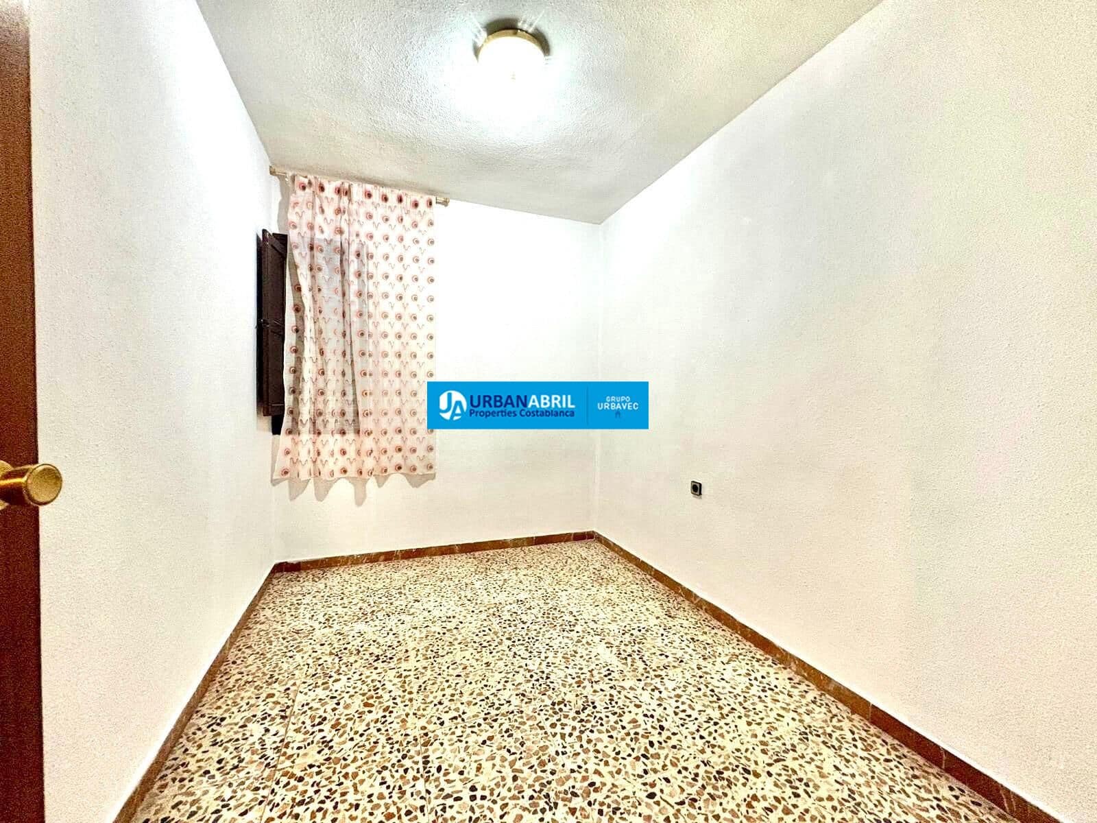 3 soveværelse Lejlighed til salg i Alicante by - € 163.000 (Ref: 9844124)