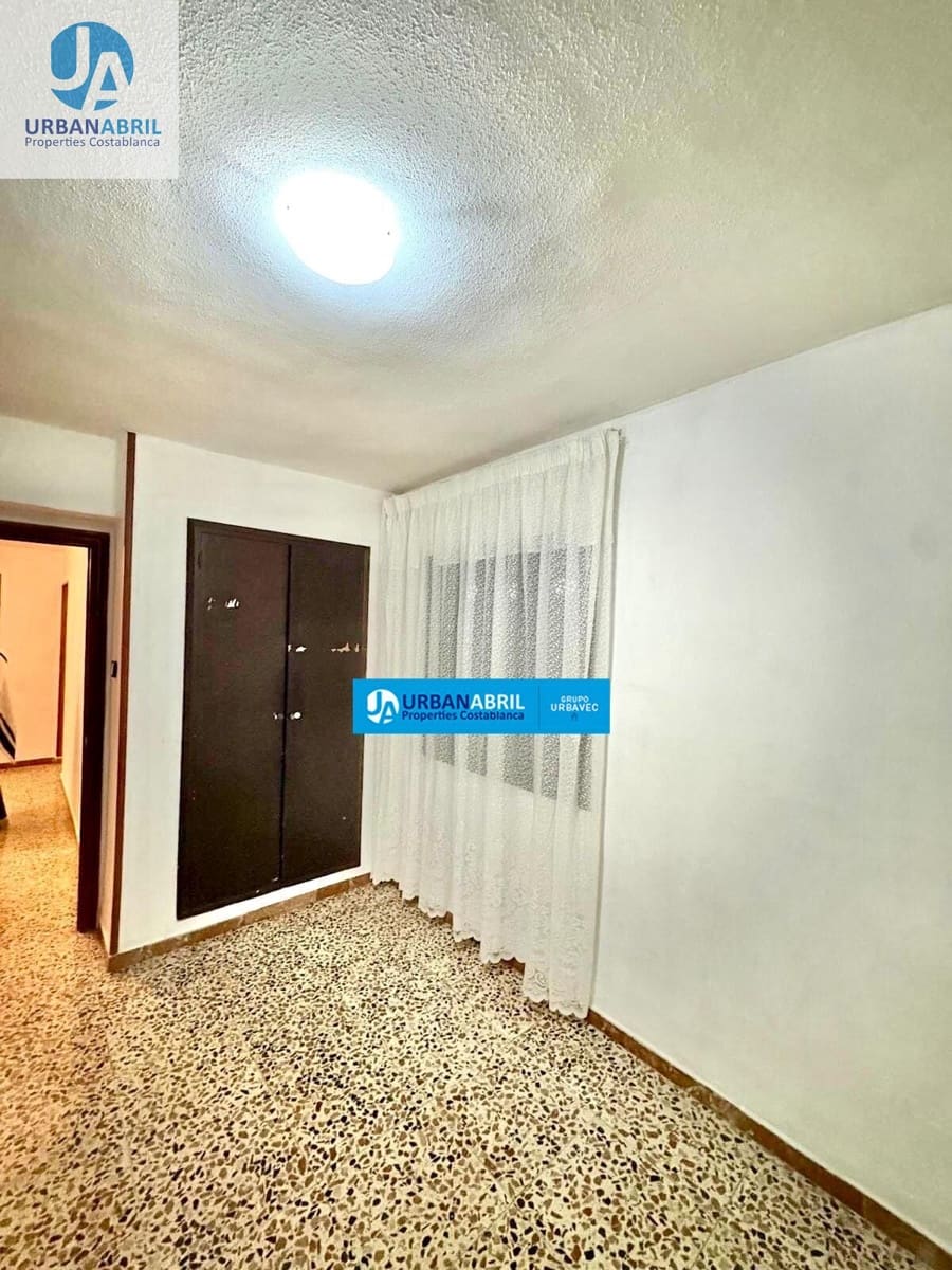 3 slaapkamer Flat te koop in Alicante stad - € 163.000 (Ref: 9844124)