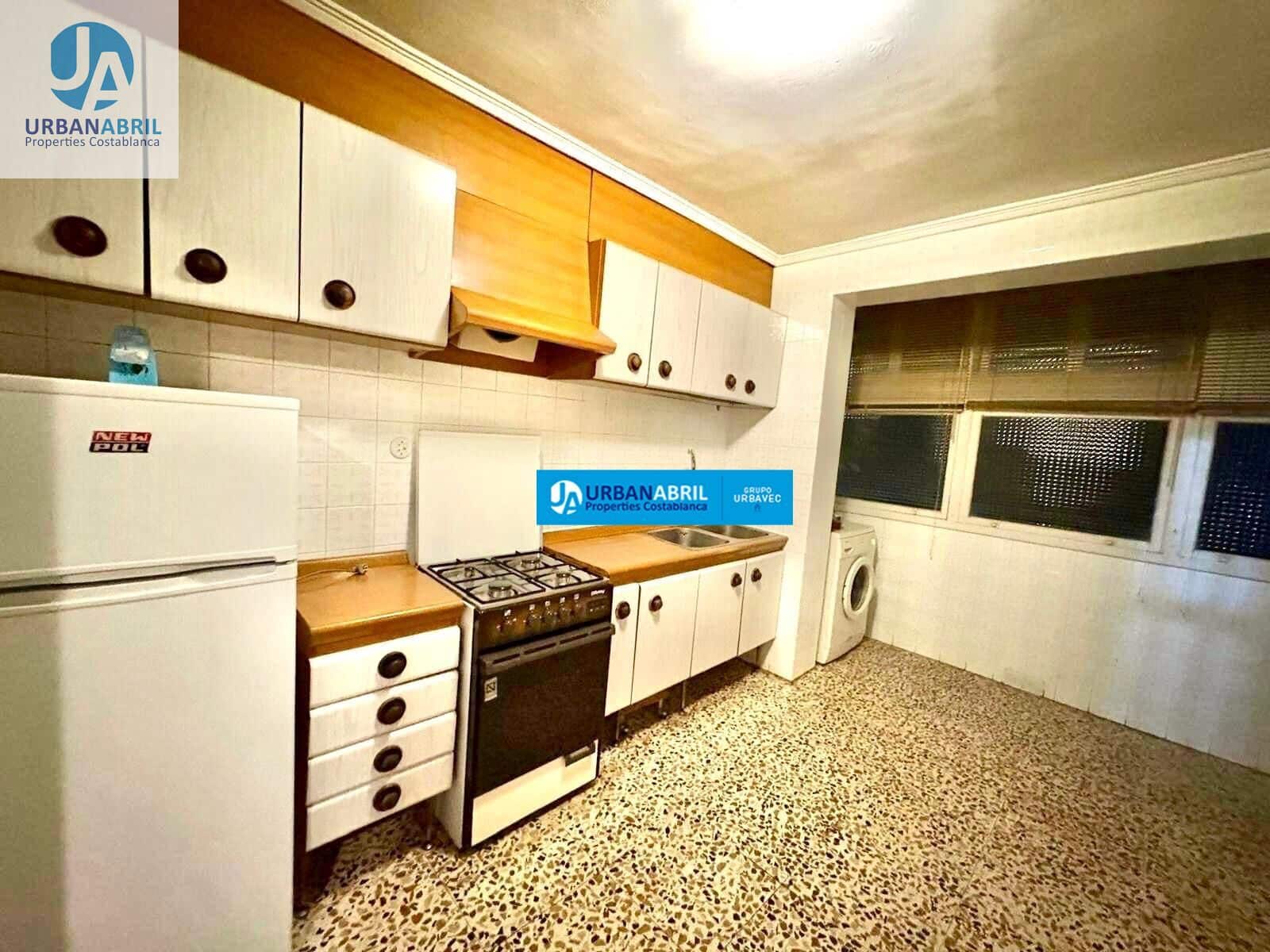 3 slaapkamer Flat te koop in Alicante stad - € 163.000 (Ref: 9844124)