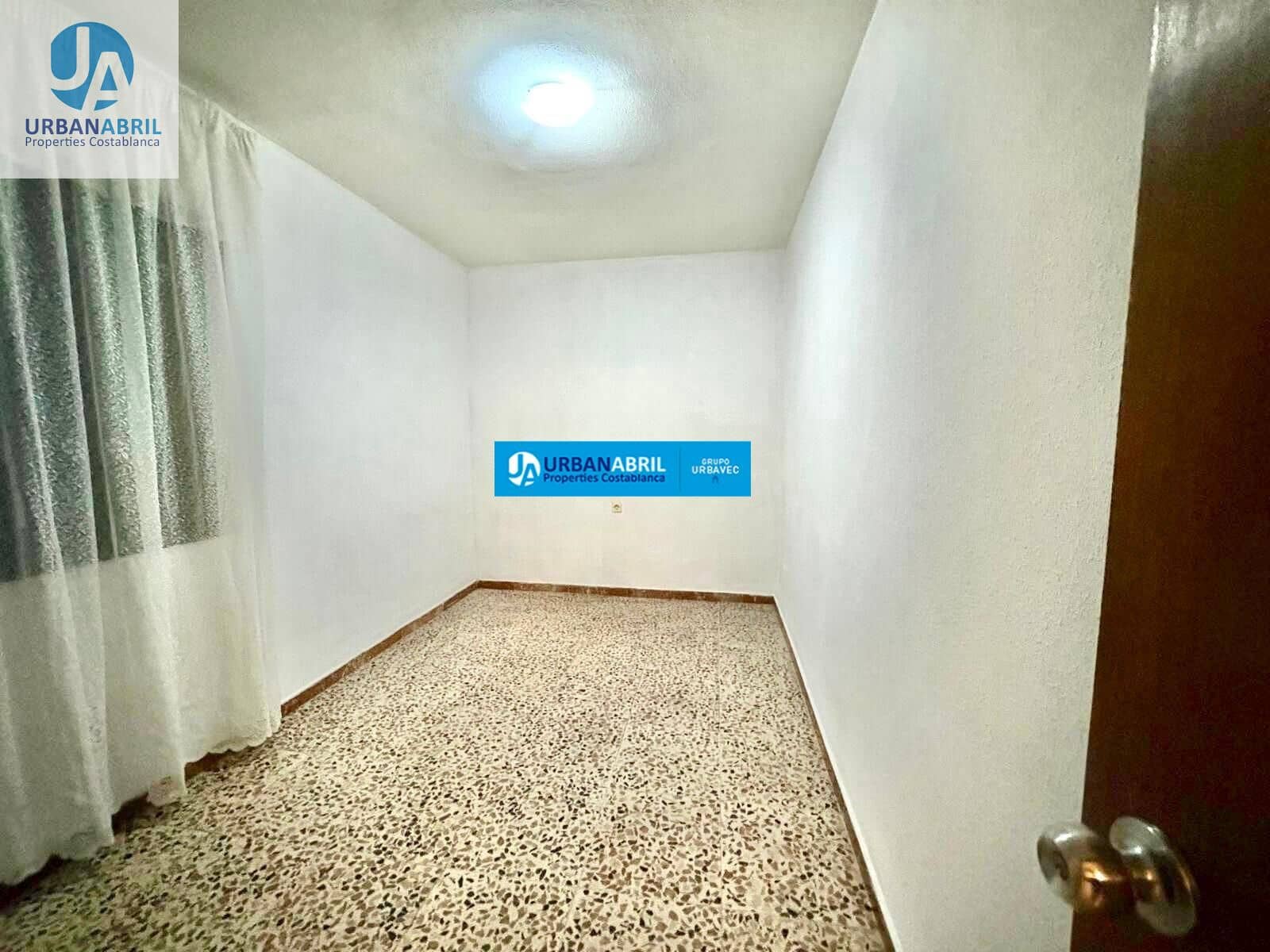 3 slaapkamer Flat te koop in Alicante stad - € 163.000 (Ref: 9844124)