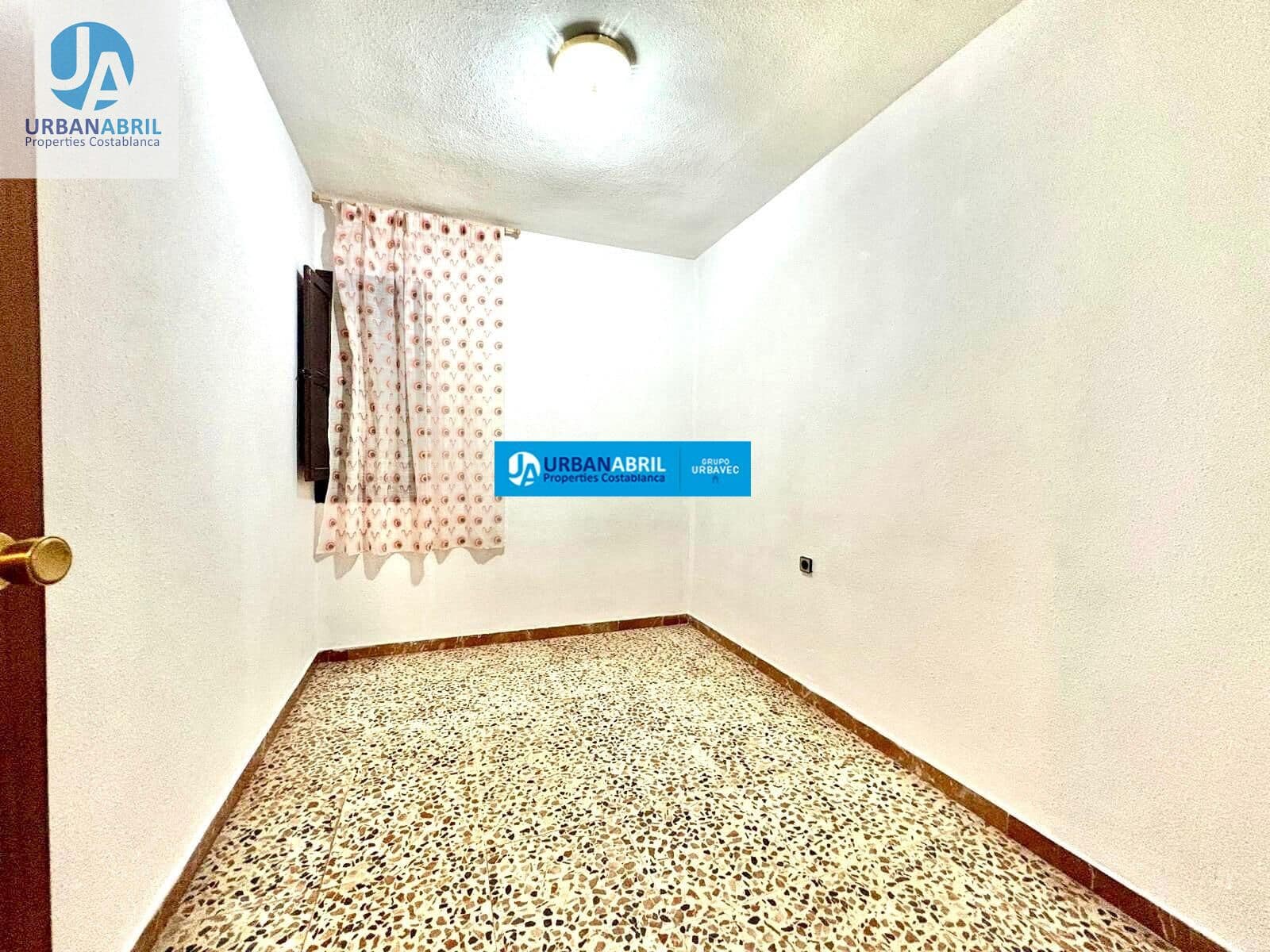 3 slaapkamer Flat te koop in Alicante stad - € 163.000 (Ref: 9844124)