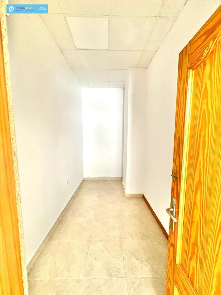 Commerciale in vendita in Alicante citta - 99.000 € (Rif: 9844125)