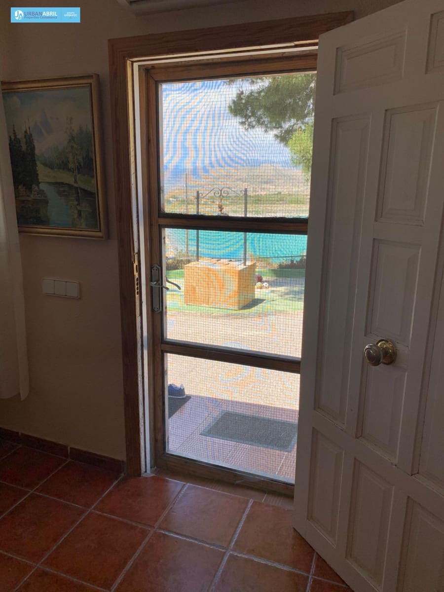 5 bedroom Finca/Country House for sale in Busot with garage - € 258,000 (Ref: 9844130)
