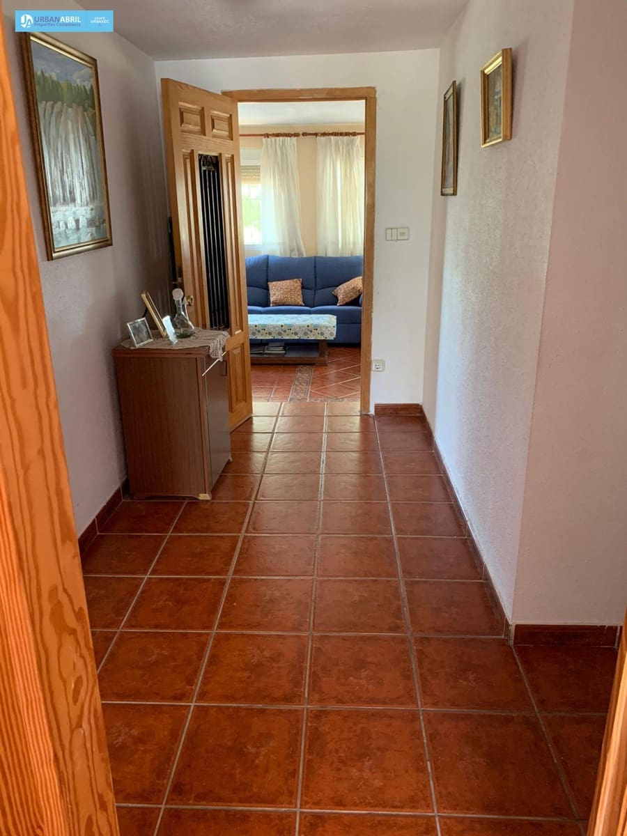 5 bedroom Finca/Country House for sale in Busot with garage - € 258,000 (Ref: 9844130)