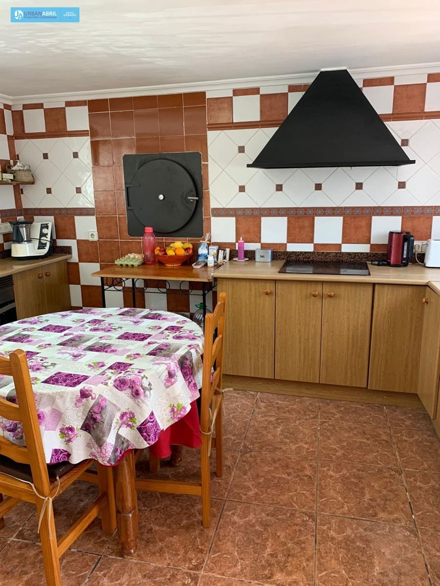 5 bedroom Finca/Country House for sale in Busot with garage - € 258,000 (Ref: 9844130)