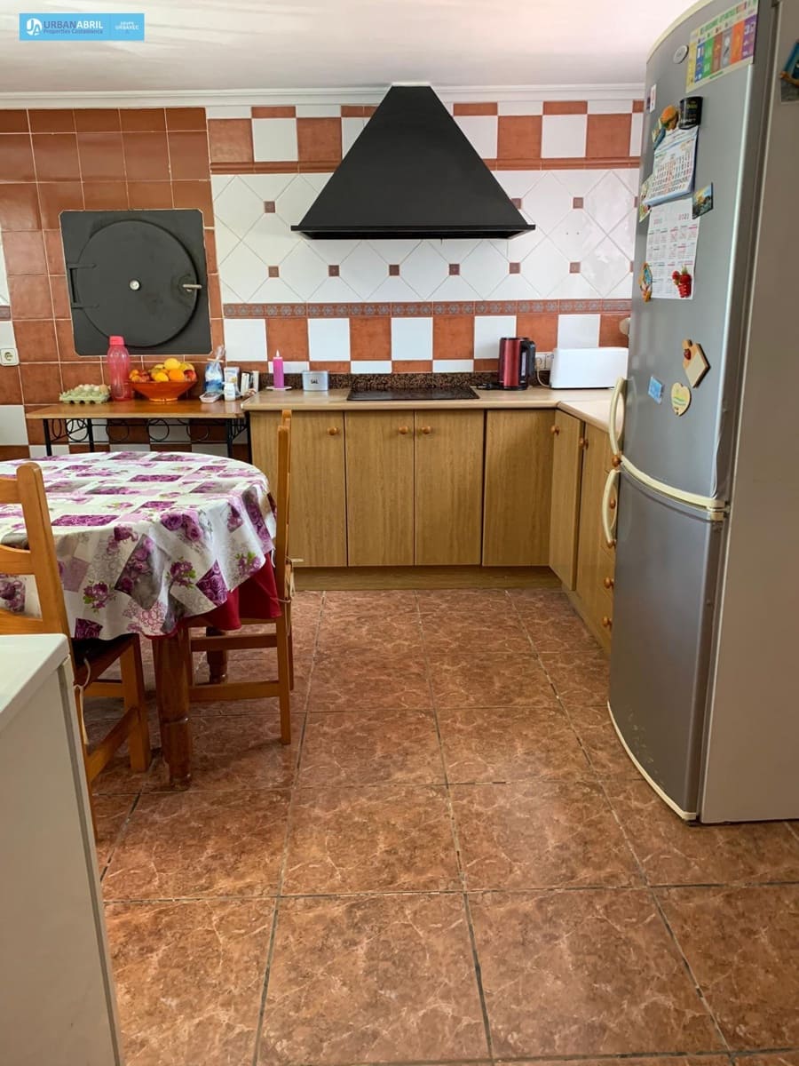 5 bedroom Finca/Country House for sale in Busot with garage - € 258,000 (Ref: 9844130)