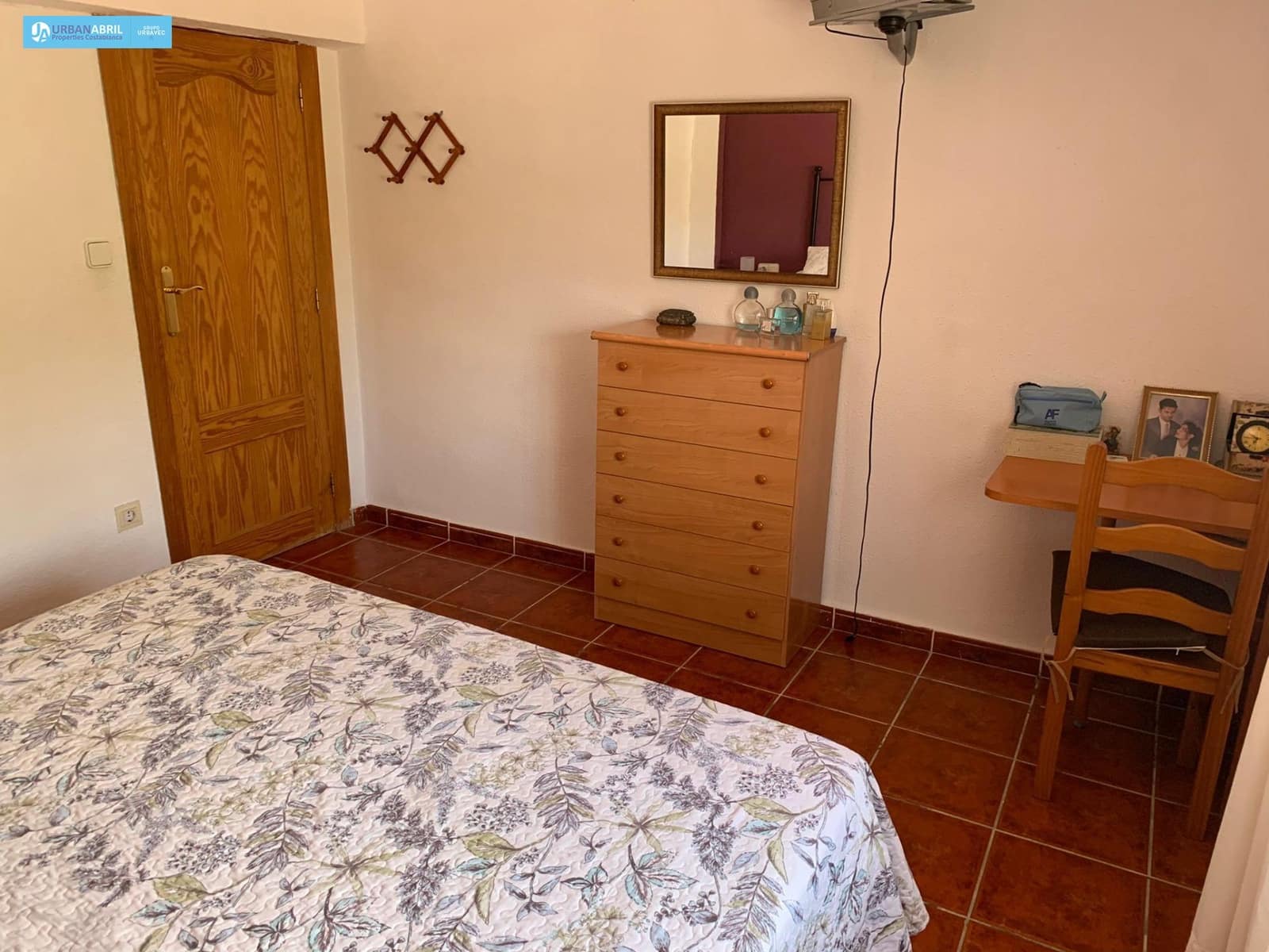 5 bedroom Finca/Country House for sale in Busot with garage - € 258,000 (Ref: 9844130)