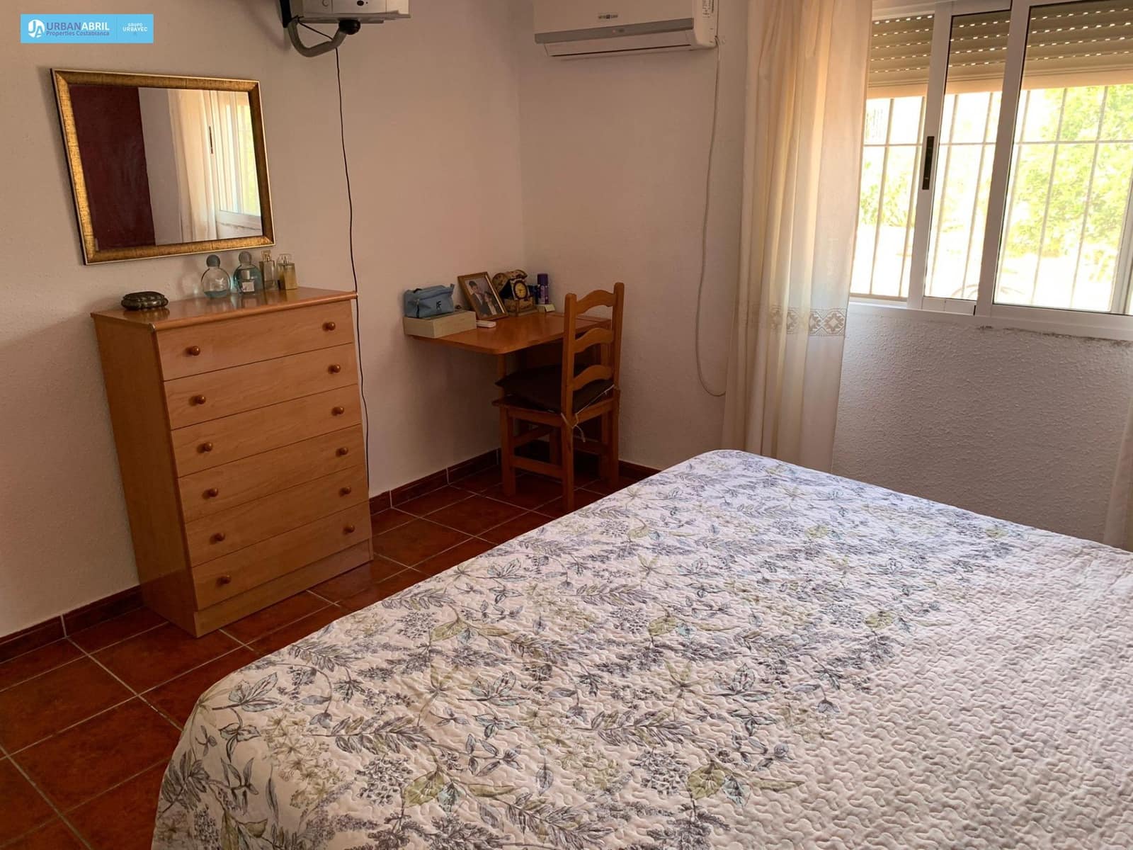 5 bedroom Finca/Country House for sale in Busot with garage - € 258,000 (Ref: 9844130)