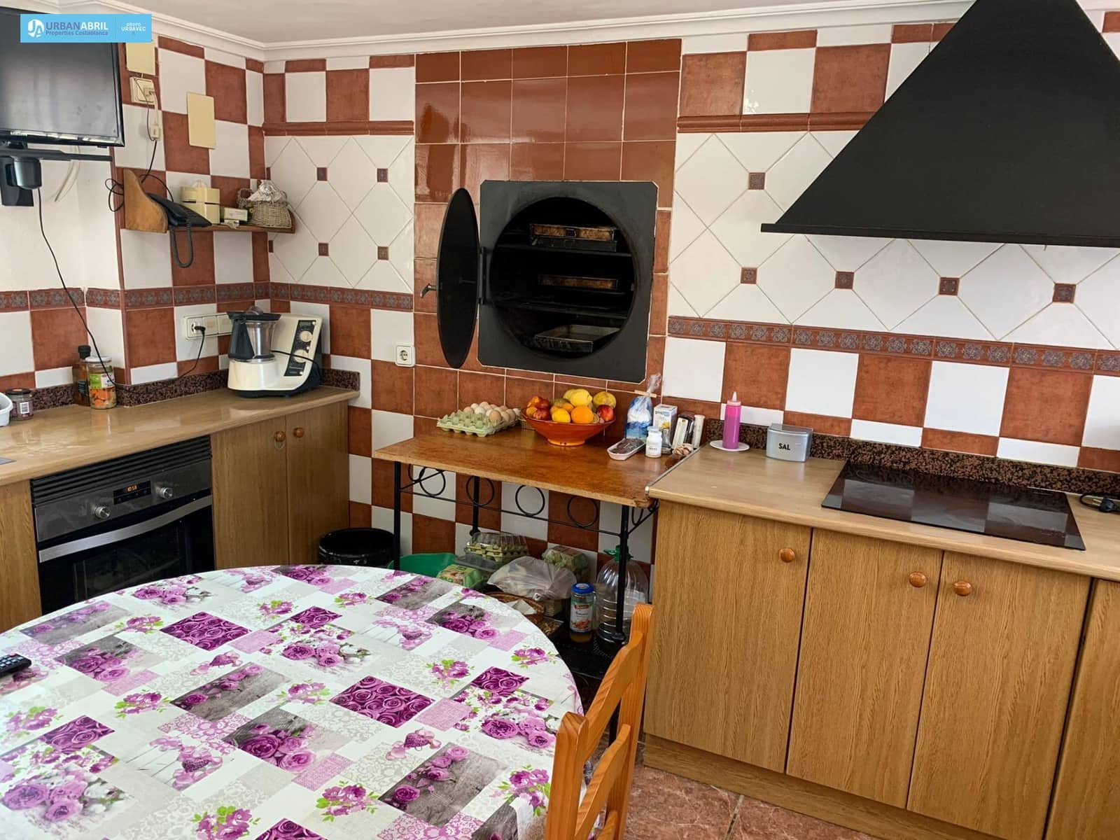 5 bedroom Finca/Country House for sale in Busot with garage - € 258,000 (Ref: 9844130)