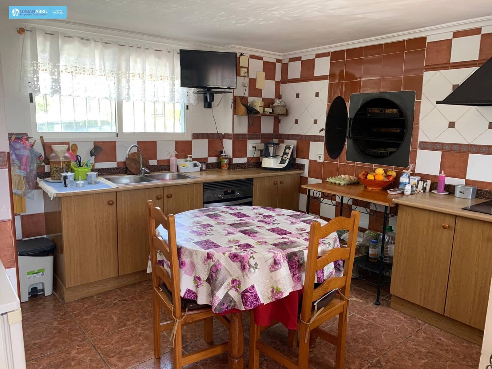 5 bedroom Finca/Country House for sale in Busot with garage - € 258,000 (Ref: 9844130)