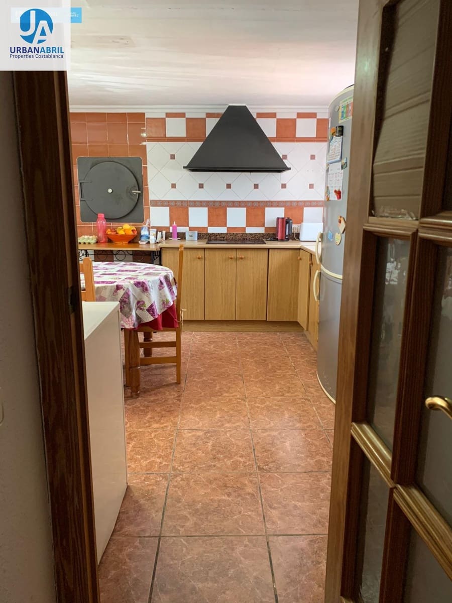 5 slaapkamer Finca/Landhuis te koop in Busot met garage - € 258.000 (Ref: 9844130)