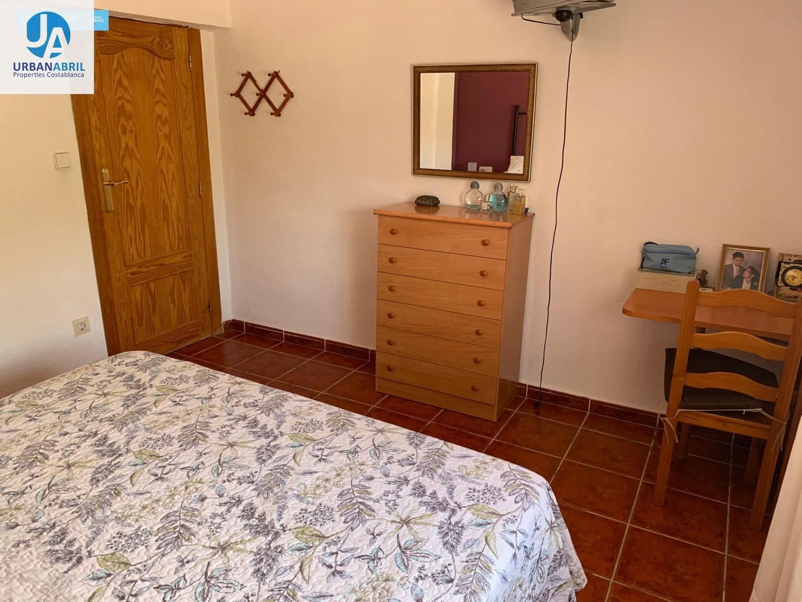 5 slaapkamer Finca/Landhuis te koop in Busot met garage - € 258.000 (Ref: 9844130)