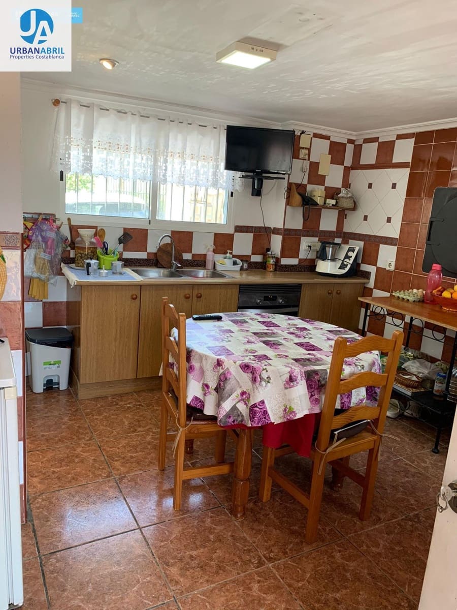 5 slaapkamer Finca/Landhuis te koop in Busot met garage - € 258.000 (Ref: 9844130)