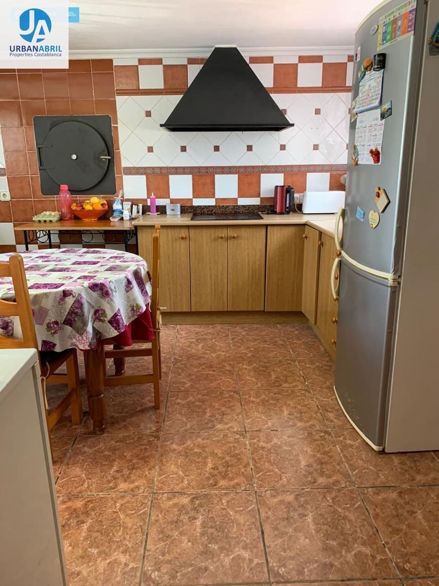 5 slaapkamer Finca/Landhuis te koop in Busot met garage - € 258.000 (Ref: 9844130)