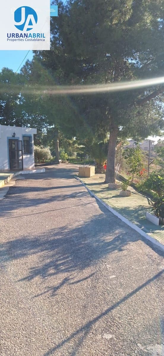5 slaapkamer Finca/Landhuis te koop in Busot met garage - € 258.000 (Ref: 9844130)