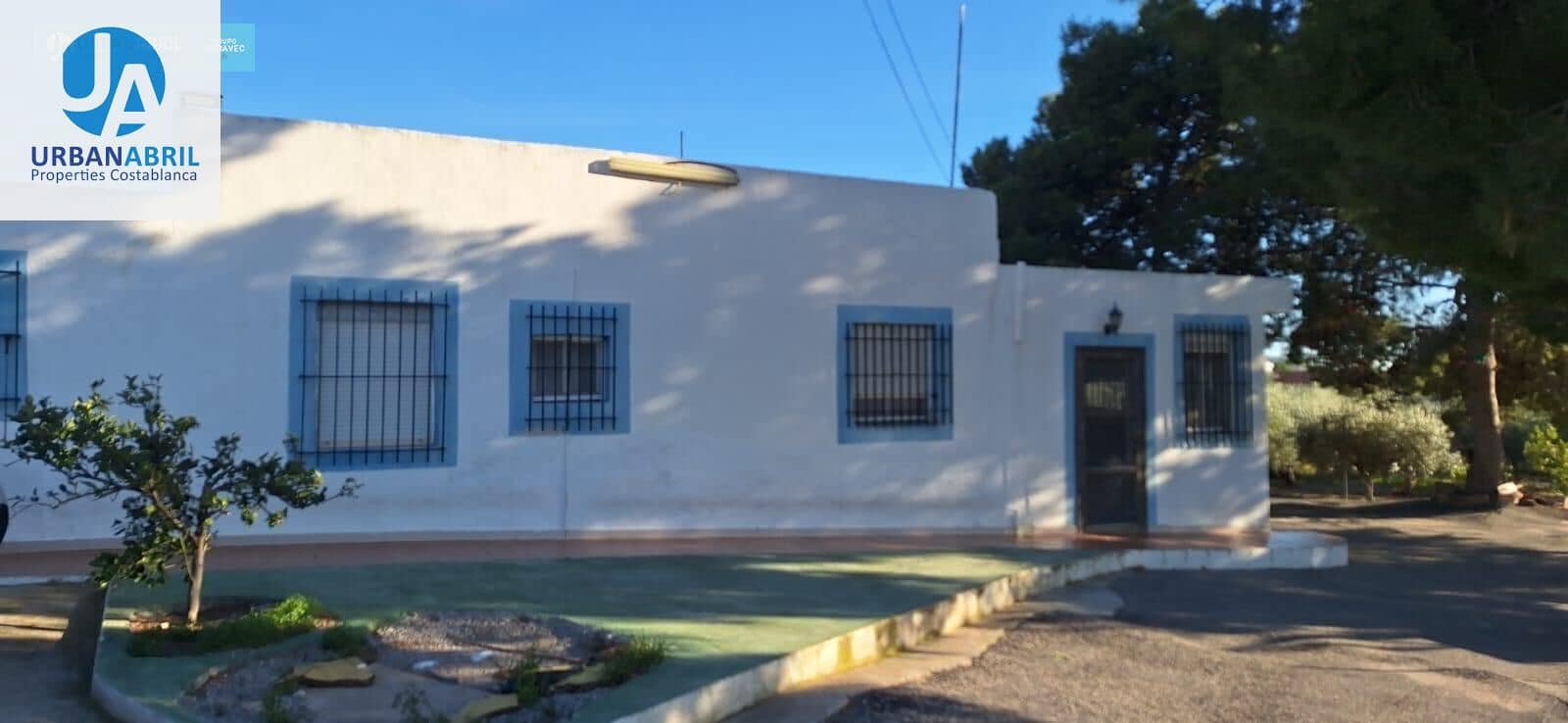 5 slaapkamer Finca/Landhuis te koop in Busot met garage - € 258.000 (Ref: 9844130)