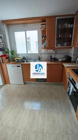 3 makuuhuone Asunto myytävänä paikassa San Vicente / Sant Vicent del Raspeig mukana uima-altaan 
autotalli - 315 000 € (Ref: 9846276)