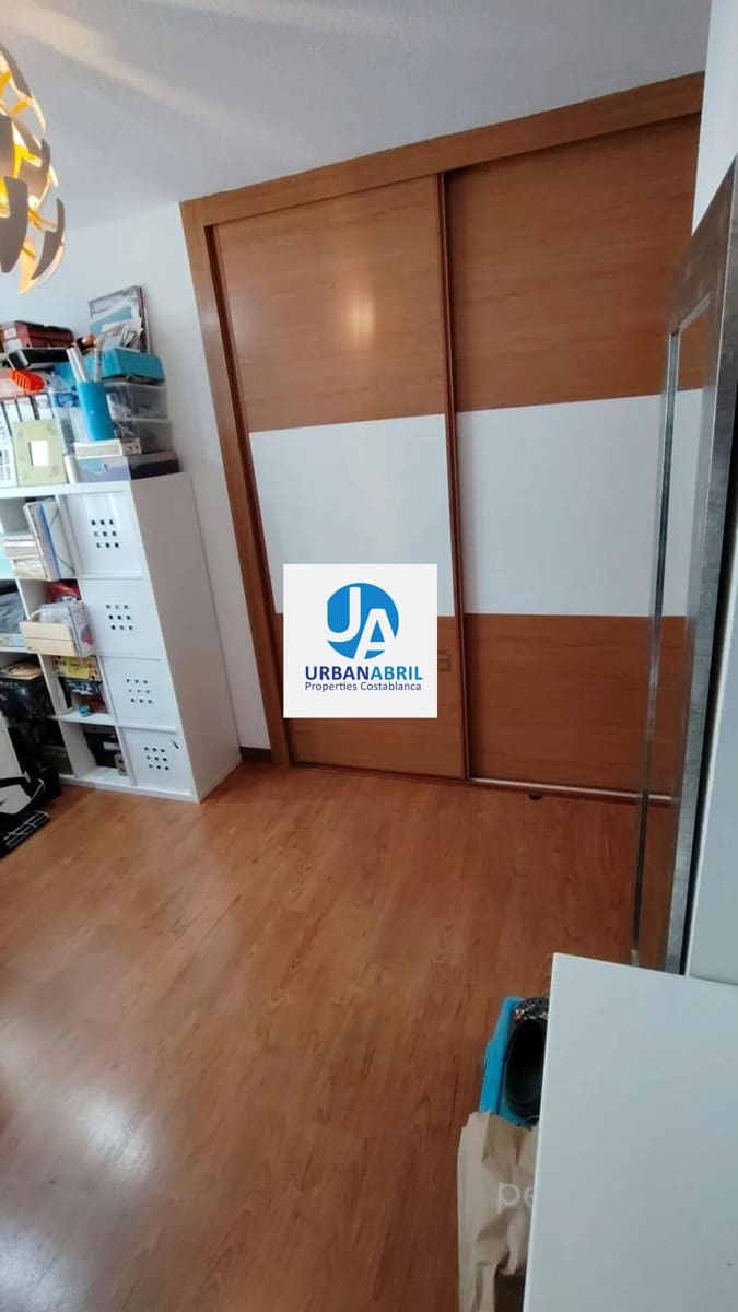 3 makuuhuone Asunto myytävänä paikassa San Vicente / Sant Vicent del Raspeig mukana uima-altaan 
autotalli - 315 000 € (Ref: 9846276)