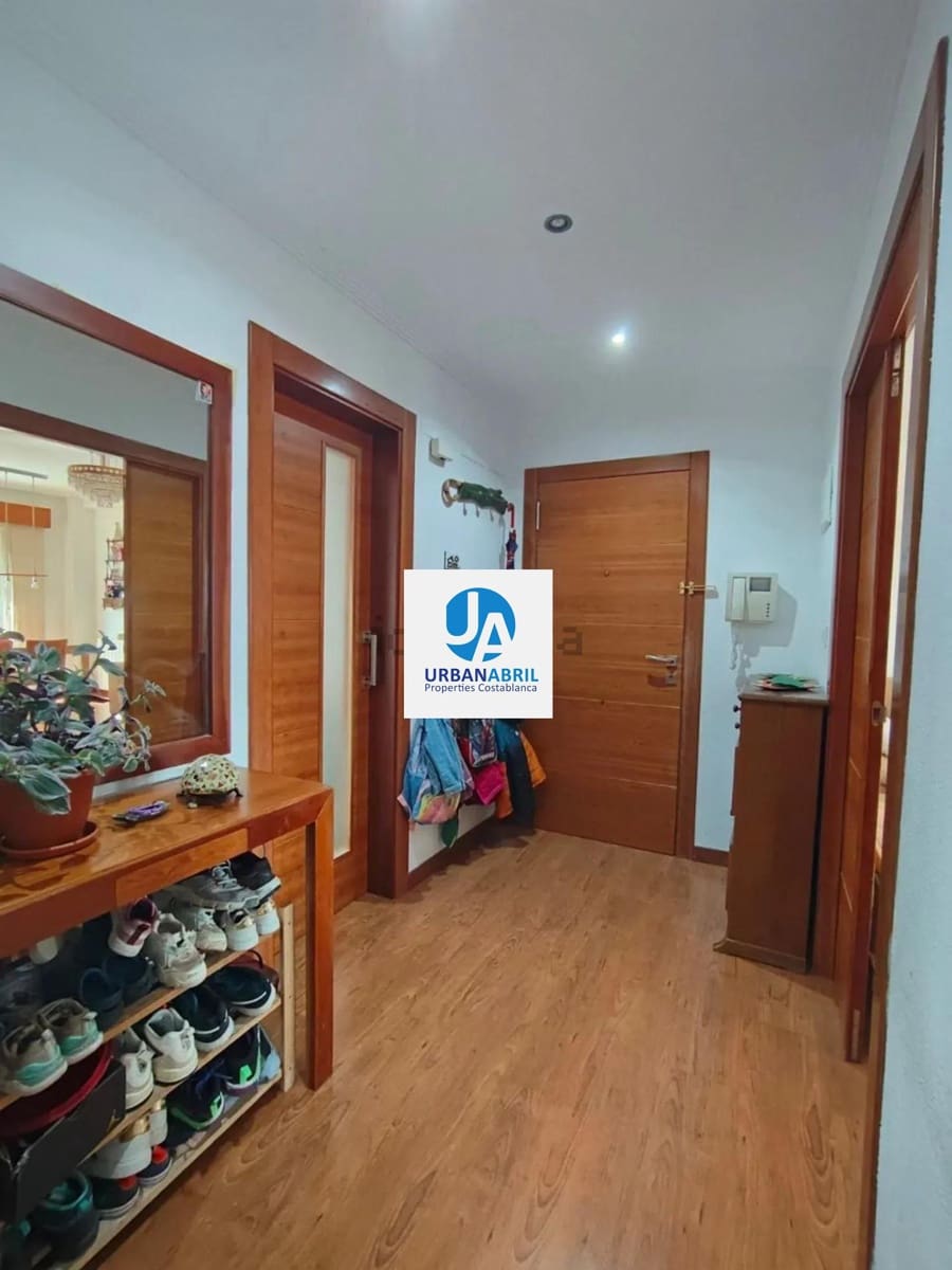 3 makuuhuone Asunto myytävänä paikassa San Vicente / Sant Vicent del Raspeig mukana uima-altaan 
autotalli - 315 000 € (Ref: 9846276)