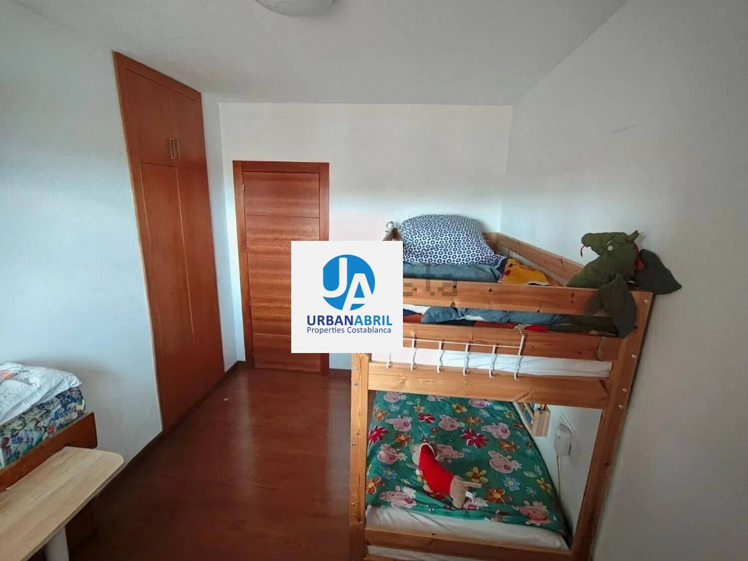 3 makuuhuone Asunto myytävänä paikassa San Vicente / Sant Vicent del Raspeig mukana uima-altaan 
autotalli - 315 000 € (Ref: 9846276)
