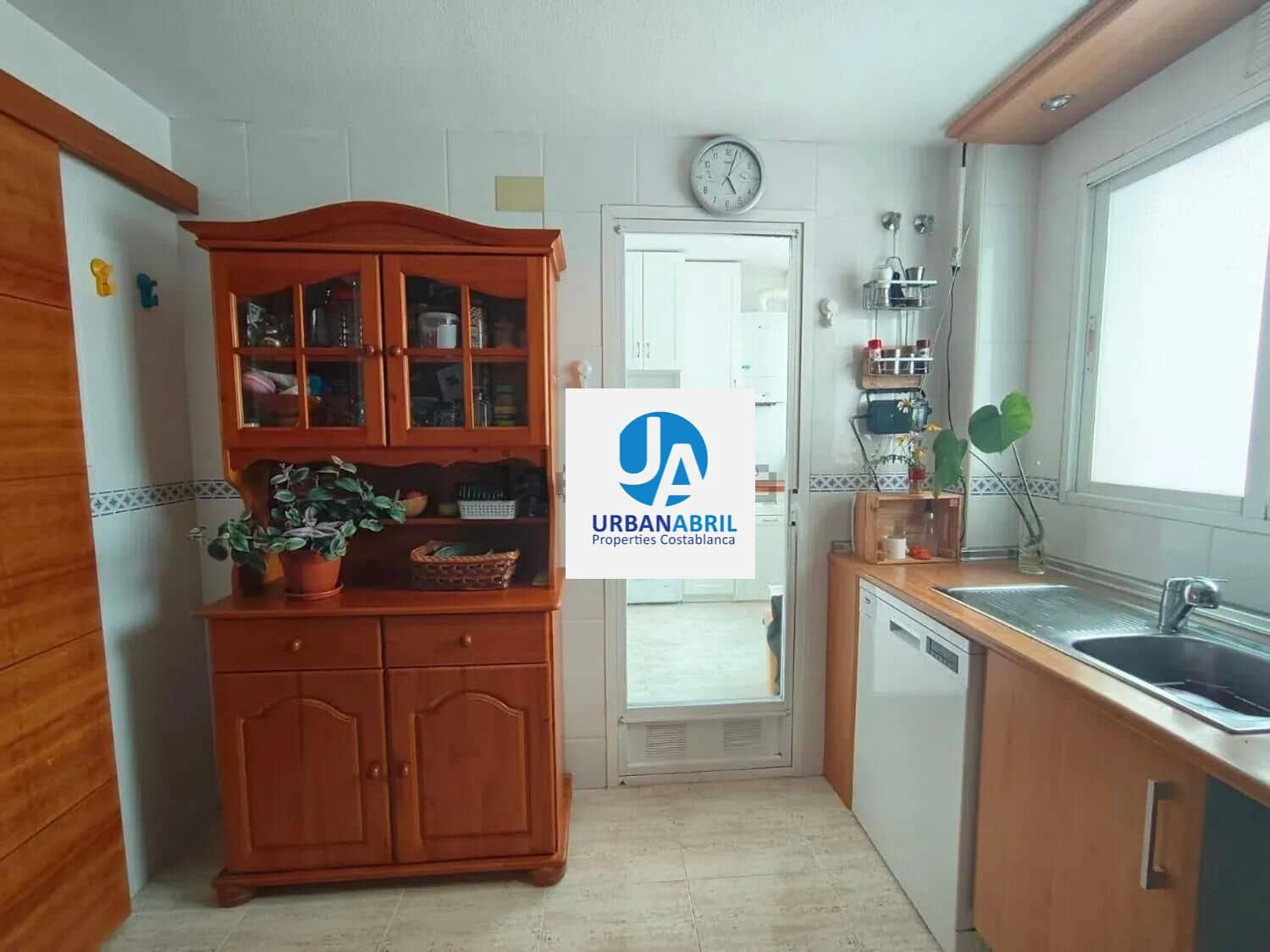 3 makuuhuone Asunto myytävänä paikassa San Vicente / Sant Vicent del Raspeig mukana uima-altaan 
autotalli - 315 000 € (Ref: 9846276)