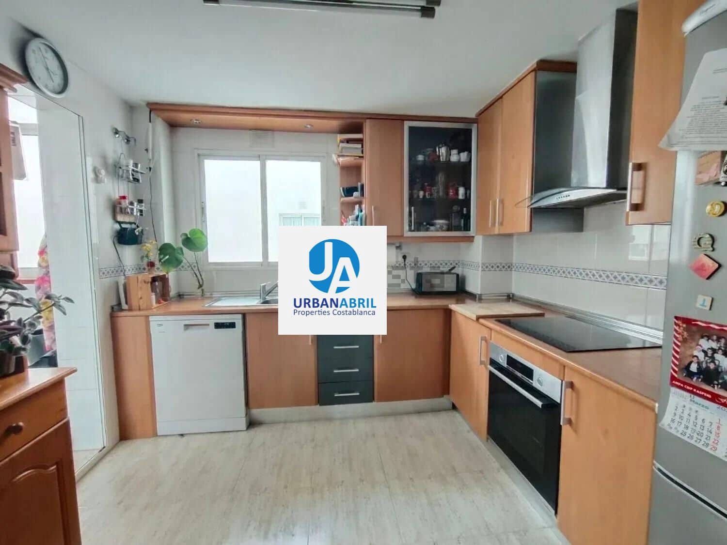 3 makuuhuone Asunto myytävänä paikassa San Vicente / Sant Vicent del Raspeig mukana uima-altaan 
autotalli - 315 000 € (Ref: 9846276)