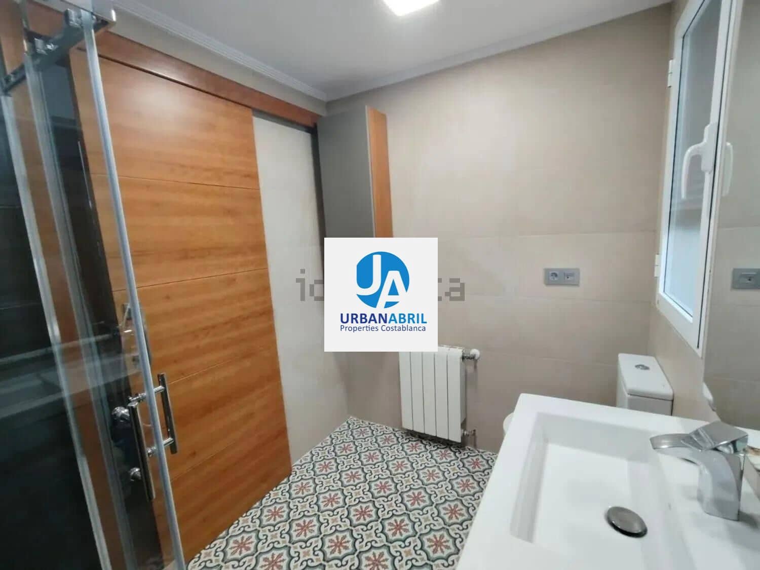 3 makuuhuone Asunto myytävänä paikassa San Vicente / Sant Vicent del Raspeig mukana uima-altaan 
autotalli - 315 000 € (Ref: 9846276)