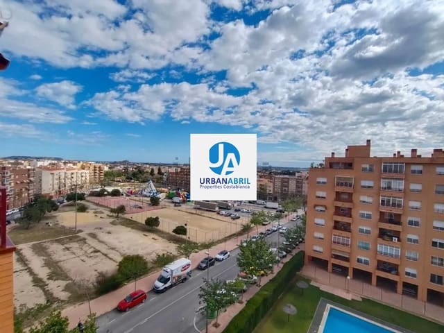 3 makuuhuone Asunto myytävänä paikassa San Vicente / Sant Vicent del Raspeig mukana uima-altaan 
autotalli - 315 000 € (Ref: 9846276)