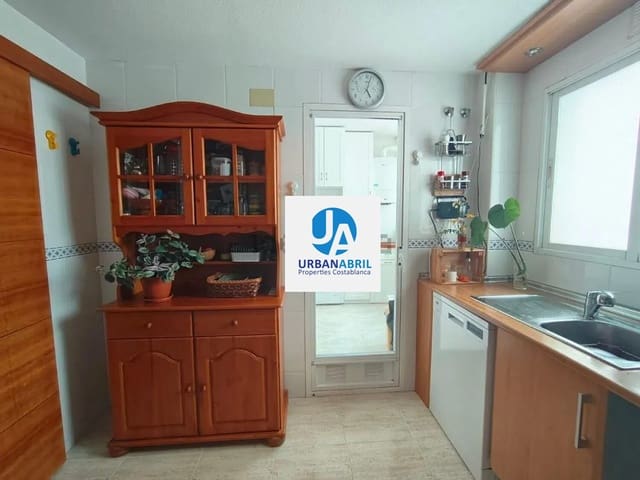 3 makuuhuone Asunto myytävänä paikassa San Vicente / Sant Vicent del Raspeig mukana uima-altaan 
autotalli - 315 000 € (Ref: 9846276)